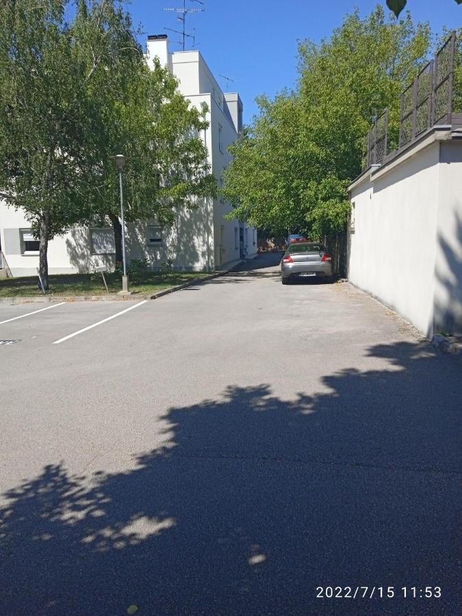 Le Phenix A Internet Haut Debit & Parking Ντιζόν Εξωτερικό φωτογραφία